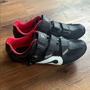 Peloton Bike Cycling Shoes size 46. Great preowned condition